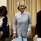 5c8a55d3240000f404a2f45b