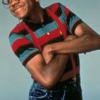 Estaba horriblemente obsesionado con Laura, siempre rompía cosas y tenía una voz que te provocaba dolor de cabeza en un instante.