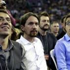 Su debut televisivo en una cadena generalista fue en La Noria, de Telecinco, en un debate sobre la Iglesia.