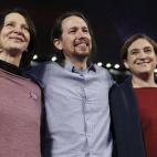 Su plato favorito es el cocido de su madre. También le gusta la comida china.