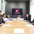 5c8a6e8b360000ba1a6b7842