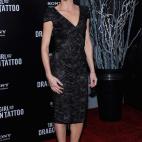 Tenía 21 años y se le conocía por haber participado durante 4 años en el culebrón 'Santa Bárbara', con el papel de Kelly Capwell. Después a Robin Wright le tocaron más papeles románticos en películas como Playboys (1992) o Mensaje en ...