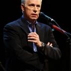 La última cinta en la que ha participado es Increíble, pero falso, de Ricky Gervais, en 1999. Ha participado en "Saturday Night Live". Tiene 64 años y desde 1984 está casado con Jamie Lee Curtis.