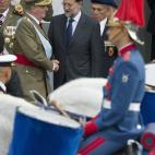 El rey conversa con el presidente del Gobierno, Mariano Rajoy