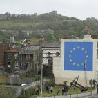 5c8a53e5260000e804fe3653