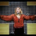 Madonna en concierto en el Wembley Arena durante su gira Confessions, agosto de 2006