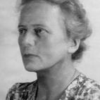 Fue una química y física alemana, además de la primera científica en presentar la idea de la fisión nuclear en 1934. También descubrió, junto a su marido, el elemento renio, del número atómico 75. Fue nominada tres veces al Premio Nobel...