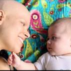 anapaulac:Me ha costado un poco de trabajo aceptar mi imagen a raíz de la quimioterapia, pero hoy me puse frente a la cámara junto con él :)