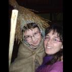 Khe Na:Mi hijo Patricio disfrazado de Trauco, el último disfraz que tuve que improvisar la semana pasada para la escuela...hasta la fecha he tenido que ingeniármelas para disfrazarlo de sastrecillo valiente, nube, mozart, gato, superman, elefa...