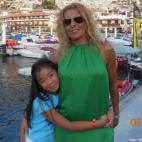 Rosa Sufuentes:María José con su niña Sara Mei