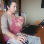 Irela y Alfonso nos mandan esta foto de su pequeña: "Tratando de conciliar la vida laboral y familiar para volver a la rueda tras el nacimiento de mi segunda hija."