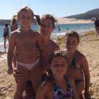 "Mis tres soles", dice Paloma de sus hijas. Y la foto tiene 'excusa'. "Esta era para papá que estaba trabajando, de otro modo no hubiera salido en la foto". https://twitter.com/Palo_Ruiz/