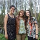 Laura Díaz Sufuentes envía esta imagen con su madre y su hermana, y también un mensaje. "Rosa, simplemente gracias por ser una mamá genial. De Laura y Raquel".