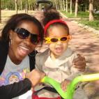 tiff79:Aaliyah, la nena más fashion del mundo y su mami que la ADORA!!! TE QUIERO, MI PRINCESA!!!