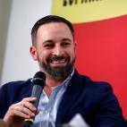 Cuando eres candidato sonr&iacute;es mucho en las presentaciones de libros de colegas que, como t&uacute;, piensan aut&eacute;nticas barbaridades. As&iacute; de feliz estuvo Santiago Abascal (Vox) con S&aacute;nchez Drag&oacute;.
