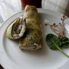 Aprende a hacer esta receta de brazo de gitano salado siguiendo estos pasos.