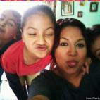 Gisel Celaya Correa:Mucho tiempo me empeñé por verme bien en las fotos, jamás me hubiera atrevido a publicar una foto con cara fea, pero si a mis hijas no les importa, A MI TAMPOCO! y ahí estamos las 4 loquitas