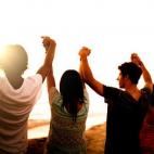 Relaciones fuertes, entendimiento cultural y una sensación de realización son sólo algunos de los beneficios que implica hacer algo valioso con tu tiempo lejos de casa. Usa alguna web como la de Servicio Civil Internacional (SCI) para encontr...