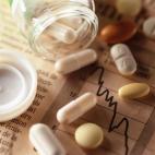 Nivel de acierto: Sí es verdad que una dieta sana mantiene ciertas enfermedades a raya, "pero afirmar que cura más que un tratamiento farmacológico es un gran error", asegura el doctor Pedro Gargantilla. Ambas son importantes. La medicin...