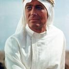 Ostenta el récord de actor más veces nominado que nunca se llevó un Oscar: hasta ocho veces optó a la estatuilla y ya nunca se la llevará. Sí se llevó uno honorífico, 10 años antes de morir: en 2003 lo premiaron porque "su notable talen...