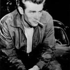 El eterno actor joven, el primero que se dio imagen de niño malo y chico duro en Hollywood, vivió demasiado poco. Fue nominado dos veces consecutivas póstumamente, los dos años siguientes a su muerte. No ganó ninguno, pero siempre quedará ...