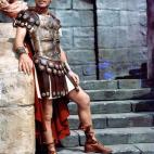 Más recordado por su turbulenta historia de amor (con dos matrimonios incluidos) con Elizabeth Taylor, Burton ha aparecido en películas míticas: El día más largo, Cleopatra, ¿Quién teme a Virginia Woolf? y 1984. Fue nominado hasta en siet...