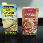 Un litro de caldo casero de Gallina Blanca (1,80 euros) y uno de Hacendado (0,90 euros).