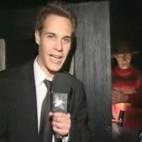 Aunque parece que no le gusta mucho recordarlo, el presentador de Pasapalabra se hizo conocido por su trabajo como reportero de Caiga quien caiga. Ahora es un experto en Leonardo Da Vinci y en leer definiciones a toda velocidad cada tarde.