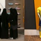 Arabia Saud&iacute; inici&oacute; en 2017 una serie de reformas sociales impulsadas por Mohamed bin Salman, que han implicado tanto la concesi&oacute;n de derechos a las mujeres como la promoci&oacute;n del ocio. Las mujeres, que estaban totalme...