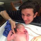 "El médico que trajo al mundo a la hija de mi mujer me tuvo que dar instrucciones paso a paso de qué hacer y dónde ir (literalmente me dijo que le diera mi teléfono para que pudiera hacer fotos)".