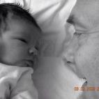 "Mi marido, Jeff Fisher, cuenta que como le dijeron veinte años antes que era infértil, él pensaba que nuestra niña era un milagro y que esperaba ser el padre que ella necesite".