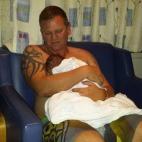 "Salí de la ducha después de haber dado a luz y me encontré con mi marido con nuestra niña piel con piel, cantándole a Cat Stevens".