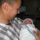 "Yo tenía 21 años y ella 19. Estábamos recién casados, recién incorporados a las Fuerzas Aéreas, era la primera vez que vivíamos por nuestra cuenta y estábamos a kilómetros de distancia de casa sin nuestra familia. Los dos estábamos as...