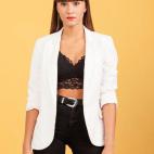 18 a&ntilde;os. Natural de Barcelona, aunque reside en la localidad de Sant Climent de Llobregat. Iba a estudiar Dise&ntilde;o si no entraba en la academia. Se dio cuenta de que pod&iacute;a cantar cuando interpret&oacute; We are the wo...