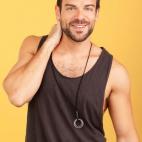 31 a&ntilde;os. Palma de Mallorca. Actor de musicales y cantante en una empresa de espect&aacute;culos. Entre sus artistas favoritos est&aacute;n Travis Garland, Leroy S&aacute;nchez o Robbie Williams.