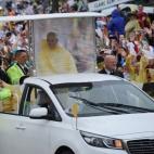 5c8b6592230000d50424a0e0