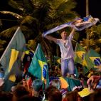 5c8a33a3360000c81a6b2f06