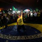 5c8a33ad260000e804fe0ea9