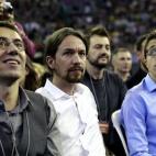 Su debut televisivo en una cadena generalista fue en La Noria, de Telecinco, en un debate sobre la Iglesia.