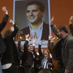 Albert Rivera y su equipo, durante la presentación en Madrid del cartel de Ciudadanos en 2015.