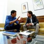 27 de junio de 2017. Una vez reelegido S&aacute;nchez como l&iacute;der de su partido y despu&eacute;s de reconocer que se arrepinti&oacute; de no llegar a un acuerdo con Podemos, los l&iacute;deres se reencuentran y liman asperezas.