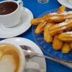 La Chocolater&iacute;a &Aacute;liva lleva ofreciendo chocolate con churros a sus visitantes desde 1960. Dada su antig&uuml;edad y su tradici&oacute;n artesanal, es una de las chocolater&iacute;as con m&aacute;s renombre en toda Espa&ntilde;...
