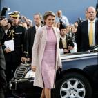 Con un dise&ntilde;o lila y un abrigo de tweed, embarazada de la Infanta Sof&iacute;a.