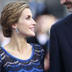 La reina sac&oacute; del joyero unos pendientes de aguamarinas que la firma Bulgari le regal&oacute; con motivo del nacimiento de la princesa Leonor.