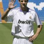 El central alemán fue otro de los que tuvo un paso testimonial por el Real Madrid, pese a militar tres temporadas en el club blanco. En esos años, disputó apenas 30 partidos y marcó un gol. Llegó en 2007 procedente del Borussia de Dortmund ...