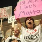 "Que le jodan a la supremacía blanca" / "Las vidas de los negros importan"