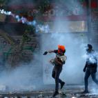 Miles de chilenos salieron a las calles este fin de semana para manifestarse contra la subida del precio del Metro