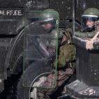 5db00169210000a521ad3a2c