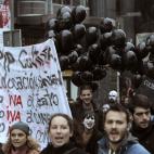 5c8ad0d32500000d04c9b331