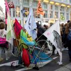 5debde7d2500007050d2f79b